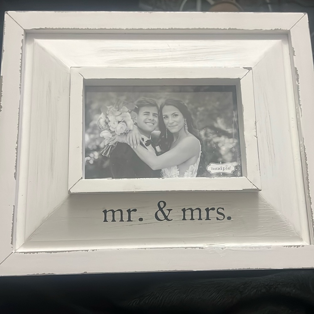 Mr and Mrs picture frame